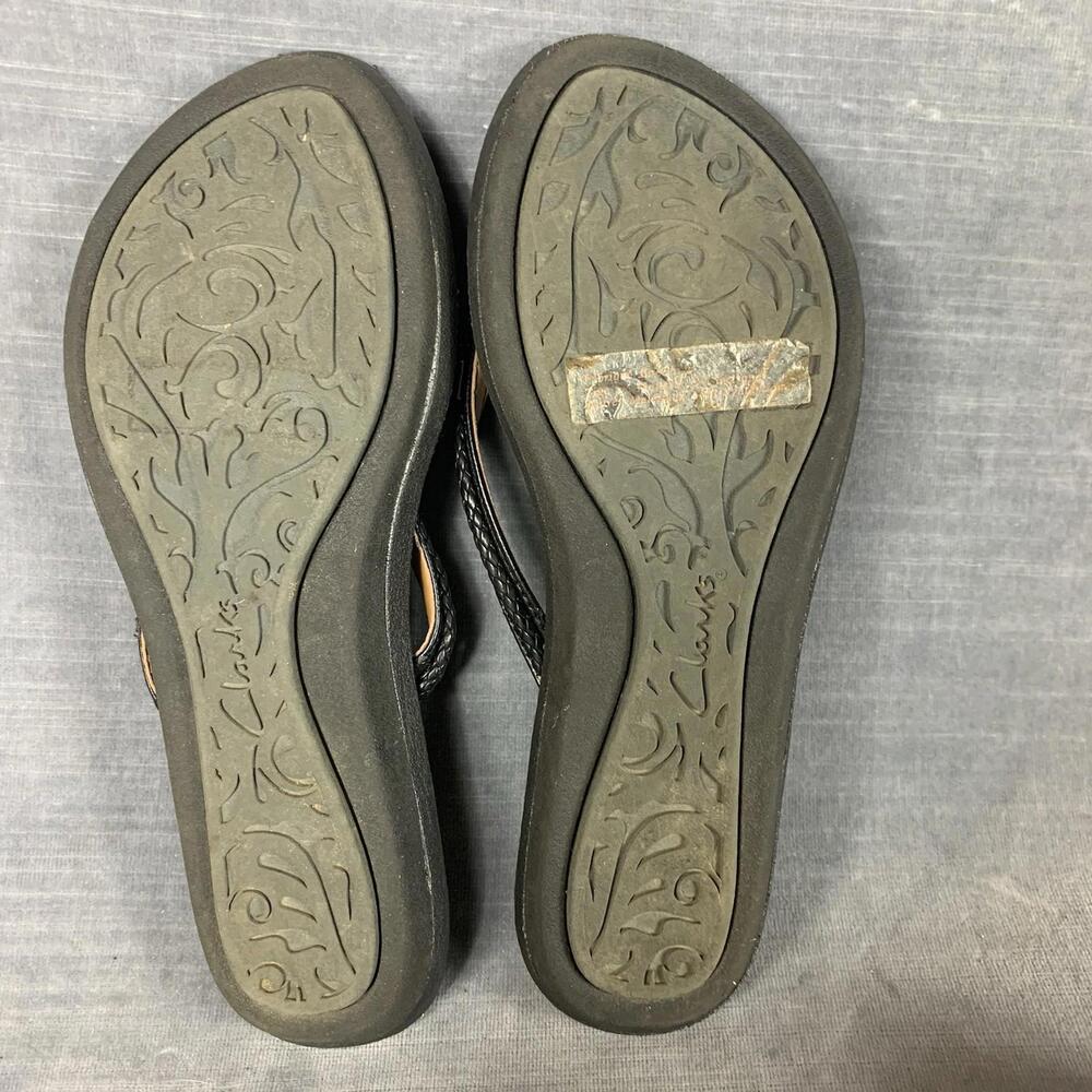 Clarks Womens Size 6 M Flip Flop Flat Thong Brown Sandals Beaded Decor - Picture 2 of 5